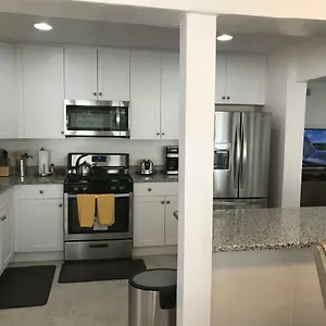 Pine Street Holiday home